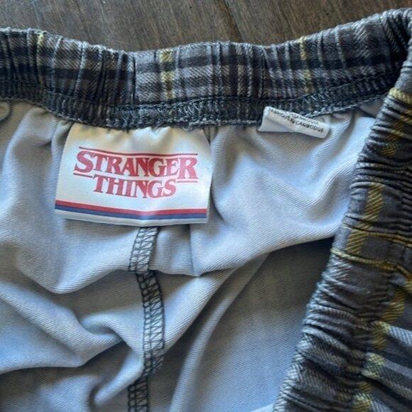 Stranger Things pyjama set womens size small- black blue yellow - Picture 6 of 7